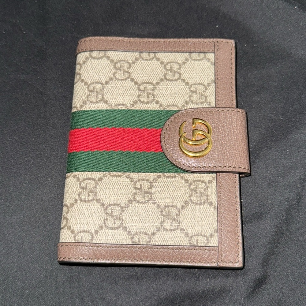 OPHIDIA PASSPORT CASE